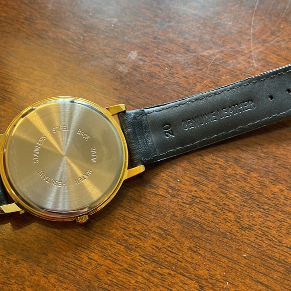 Large face watch for low vision. Big numbers. Black leather band. Not worn. NWB! - Picture 4 of 5